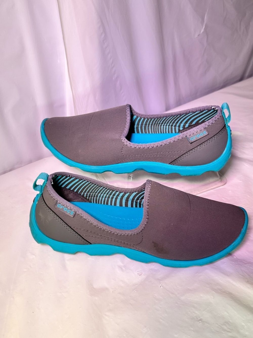 CROCS Gray Slip-On Shoes with Bright Teal Soles